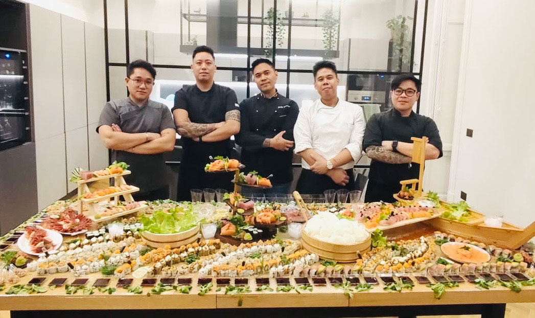 Chef Karakase al lavoro durante il servizio